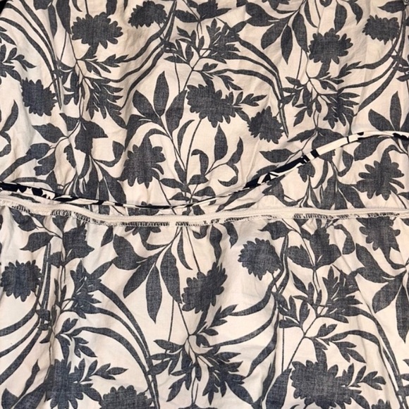 Floral V-Neck Wrap Blouse Top - Black and White - Picture 7 of 8